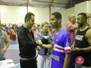 
<a style='margin-left: 5px;' class='btn btn-xs btn-social btn-facebook' href='https://www.facebook.com/sharer/sharer.php?u=https://www.boladovale.com.br/imgs/800-800-90/conteudo/fotos/1585/img5894.jpg' rel='popup' data-width='500' data-height='400'><i class='fa fa-facebook'></i>Compartilhar <span class='hidden-xs'>no Facebook</span>
</a> 
<a class='btn btn-default btn-xs' target='_blank' href='imgs/800-800-90/conteudo/fotos/1585/img5894.jpg'>
<span class='glyphicon glyphicon-cloud-download'></span> Salvar
</a> 
<span></span>