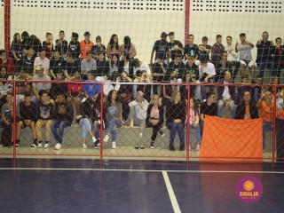 
<a style='margin-left: 5px;' class='btn btn-xs btn-social btn-facebook' href='https://www.facebook.com/sharer/sharer.php?u=https://www.boladovale.com.br/imgs/800-800-90/conteudo/fotos/1586/img5971.jpg' rel='popup' data-width='500' data-height='400'><i class='fa fa-facebook'></i>Compartilhar <span class='hidden-xs'>no Facebook</span>
</a> 
<a class='btn btn-default btn-xs' target='_blank' href='imgs/800-800-90/conteudo/fotos/1586/img5971.jpg'>
<span class='glyphicon glyphicon-cloud-download'></span> Salvar
</a> 
<span></span>