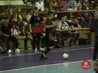 
<a style='margin-left: 5px;' class='btn btn-xs btn-social btn-facebook' href='https://www.facebook.com/sharer/sharer.php?u=https://www.boladovale.com.br/imgs/800-800-90/conteudo/fotos/1586/img6027.jpg' rel='popup' data-width='500' data-height='400'><i class='fa fa-facebook'></i>Compartilhar <span class='hidden-xs'>no Facebook</span>
</a> 
<a class='btn btn-default btn-xs' target='_blank' href='imgs/800-800-90/conteudo/fotos/1586/img6027.jpg'>
<span class='glyphicon glyphicon-cloud-download'></span> Salvar
</a> 
<span></span>