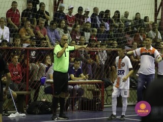 
<a style='margin-left: 5px;' class='btn btn-xs btn-social btn-facebook' href='https://www.facebook.com/sharer/sharer.php?u=https://www.boladovale.com.br/imgs/800-800-90/conteudo/fotos/1586/img6045.jpg' rel='popup' data-width='500' data-height='400'><i class='fa fa-facebook'></i>Compartilhar <span class='hidden-xs'>no Facebook</span>
</a> 
<a class='btn btn-default btn-xs' target='_blank' href='imgs/800-800-90/conteudo/fotos/1586/img6045.jpg'>
<span class='glyphicon glyphicon-cloud-download'></span> Salvar
</a> 
<span></span>