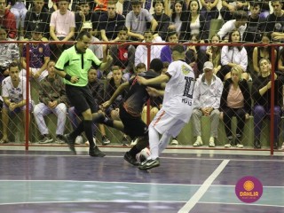 
<a style='margin-left: 5px;' class='btn btn-xs btn-social btn-facebook' href='https://www.facebook.com/sharer/sharer.php?u=https://www.boladovale.com.br/imgs/800-800-90/conteudo/fotos/1586/img6101.jpg' rel='popup' data-width='500' data-height='400'><i class='fa fa-facebook'></i>Compartilhar <span class='hidden-xs'>no Facebook</span>
</a> 
<a class='btn btn-default btn-xs' target='_blank' href='imgs/800-800-90/conteudo/fotos/1586/img6101.jpg'>
<span class='glyphicon glyphicon-cloud-download'></span> Salvar
</a> 
<span></span>