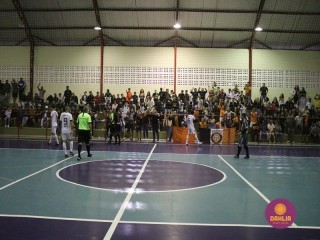 
<a style='margin-left: 5px;' class='btn btn-xs btn-social btn-facebook' href='https://www.facebook.com/sharer/sharer.php?u=https://www.boladovale.com.br/imgs/800-800-90/conteudo/fotos/1586/img6141.jpg' rel='popup' data-width='500' data-height='400'><i class='fa fa-facebook'></i>Compartilhar <span class='hidden-xs'>no Facebook</span>
</a> 
<a class='btn btn-default btn-xs' target='_blank' href='imgs/800-800-90/conteudo/fotos/1586/img6141.jpg'>
<span class='glyphicon glyphicon-cloud-download'></span> Salvar
</a> 
<span></span>