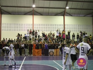 
<a style='margin-left: 5px;' class='btn btn-xs btn-social btn-facebook' href='https://www.facebook.com/sharer/sharer.php?u=https://www.boladovale.com.br/imgs/800-800-90/conteudo/fotos/1586/img6158.jpg' rel='popup' data-width='500' data-height='400'><i class='fa fa-facebook'></i>Compartilhar <span class='hidden-xs'>no Facebook</span>
</a> 
<a class='btn btn-default btn-xs' target='_blank' href='imgs/800-800-90/conteudo/fotos/1586/img6158.jpg'>
<span class='glyphicon glyphicon-cloud-download'></span> Salvar
</a> 
<span></span>