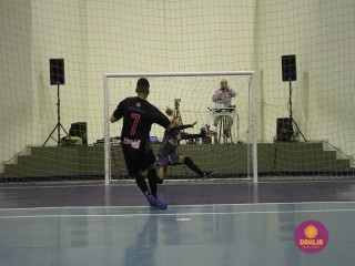 
<a style='margin-left: 5px;' class='btn btn-xs btn-social btn-facebook' href='https://www.facebook.com/sharer/sharer.php?u=https://www.boladovale.com.br/imgs/800-800-90/conteudo/fotos/1586/img6165.jpg' rel='popup' data-width='500' data-height='400'><i class='fa fa-facebook'></i>Compartilhar <span class='hidden-xs'>no Facebook</span>
</a> 
<a class='btn btn-default btn-xs' target='_blank' href='imgs/800-800-90/conteudo/fotos/1586/img6165.jpg'>
<span class='glyphicon glyphicon-cloud-download'></span> Salvar
</a> 
<span></span>