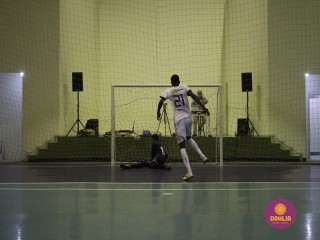 
<a style='margin-left: 5px;' class='btn btn-xs btn-social btn-facebook' href='https://www.facebook.com/sharer/sharer.php?u=https://www.boladovale.com.br/imgs/800-800-90/conteudo/fotos/1586/img6181.jpg' rel='popup' data-width='500' data-height='400'><i class='fa fa-facebook'></i>Compartilhar <span class='hidden-xs'>no Facebook</span>
</a> 
<a class='btn btn-default btn-xs' target='_blank' href='imgs/800-800-90/conteudo/fotos/1586/img6181.jpg'>
<span class='glyphicon glyphicon-cloud-download'></span> Salvar
</a> 
<span></span>