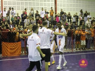 
<a style='margin-left: 5px;' class='btn btn-xs btn-social btn-facebook' href='https://www.facebook.com/sharer/sharer.php?u=https://www.boladovale.com.br/imgs/800-800-90/conteudo/fotos/1586/img6194.jpg' rel='popup' data-width='500' data-height='400'><i class='fa fa-facebook'></i>Compartilhar <span class='hidden-xs'>no Facebook</span>
</a> 
<a class='btn btn-default btn-xs' target='_blank' href='imgs/800-800-90/conteudo/fotos/1586/img6194.jpg'>
<span class='glyphicon glyphicon-cloud-download'></span> Salvar
</a> 
<span></span>