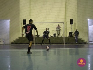 
<a style='margin-left: 5px;' class='btn btn-xs btn-social btn-facebook' href='https://www.facebook.com/sharer/sharer.php?u=https://www.boladovale.com.br/imgs/800-800-90/conteudo/fotos/1586/img6198.jpg' rel='popup' data-width='500' data-height='400'><i class='fa fa-facebook'></i>Compartilhar <span class='hidden-xs'>no Facebook</span>
</a> 
<a class='btn btn-default btn-xs' target='_blank' href='imgs/800-800-90/conteudo/fotos/1586/img6198.jpg'>
<span class='glyphicon glyphicon-cloud-download'></span> Salvar
</a> 
<span></span>