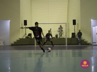 
<a style='margin-left: 5px;' class='btn btn-xs btn-social btn-facebook' href='https://www.facebook.com/sharer/sharer.php?u=https://www.boladovale.com.br/imgs/800-800-90/conteudo/fotos/1586/img6199.jpg' rel='popup' data-width='500' data-height='400'><i class='fa fa-facebook'></i>Compartilhar <span class='hidden-xs'>no Facebook</span>
</a> 
<a class='btn btn-default btn-xs' target='_blank' href='imgs/800-800-90/conteudo/fotos/1586/img6199.jpg'>
<span class='glyphicon glyphicon-cloud-download'></span> Salvar
</a> 
<span></span>