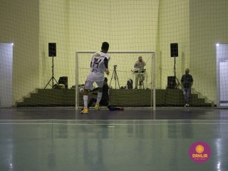 
<a style='margin-left: 5px;' class='btn btn-xs btn-social btn-facebook' href='https://www.facebook.com/sharer/sharer.php?u=https://www.boladovale.com.br/imgs/800-800-90/conteudo/fotos/1586/img6214.jpg' rel='popup' data-width='500' data-height='400'><i class='fa fa-facebook'></i>Compartilhar <span class='hidden-xs'>no Facebook</span>
</a> 
<a class='btn btn-default btn-xs' target='_blank' href='imgs/800-800-90/conteudo/fotos/1586/img6214.jpg'>
<span class='glyphicon glyphicon-cloud-download'></span> Salvar
</a> 
<span></span>