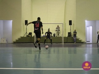 
<a style='margin-left: 5px;' class='btn btn-xs btn-social btn-facebook' href='https://www.facebook.com/sharer/sharer.php?u=https://www.boladovale.com.br/imgs/800-800-90/conteudo/fotos/1586/img6242.jpg' rel='popup' data-width='500' data-height='400'><i class='fa fa-facebook'></i>Compartilhar <span class='hidden-xs'>no Facebook</span>
</a> 
<a class='btn btn-default btn-xs' target='_blank' href='imgs/800-800-90/conteudo/fotos/1586/img6242.jpg'>
<span class='glyphicon glyphicon-cloud-download'></span> Salvar
</a> 
<span></span>