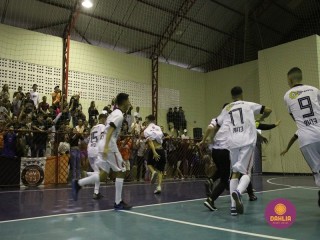 
<a style='margin-left: 5px;' class='btn btn-xs btn-social btn-facebook' href='https://www.facebook.com/sharer/sharer.php?u=https://www.boladovale.com.br/imgs/800-800-90/conteudo/fotos/1586/img6287.jpg' rel='popup' data-width='500' data-height='400'><i class='fa fa-facebook'></i>Compartilhar <span class='hidden-xs'>no Facebook</span>
</a> 
<a class='btn btn-default btn-xs' target='_blank' href='imgs/800-800-90/conteudo/fotos/1586/img6287.jpg'>
<span class='glyphicon glyphicon-cloud-download'></span> Salvar
</a> 
<span></span>