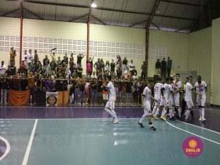 
<a style='margin-left: 5px;' class='btn btn-xs btn-social btn-facebook' href='https://www.facebook.com/sharer/sharer.php?u=https://www.boladovale.com.br/imgs/800-800-90/conteudo/fotos/1586/img6331.jpg' rel='popup' data-width='500' data-height='400'><i class='fa fa-facebook'></i>Compartilhar <span class='hidden-xs'>no Facebook</span>
</a> 
<a class='btn btn-default btn-xs' target='_blank' href='imgs/800-800-90/conteudo/fotos/1586/img6331.jpg'>
<span class='glyphicon glyphicon-cloud-download'></span> Salvar
</a> 
<span></span>