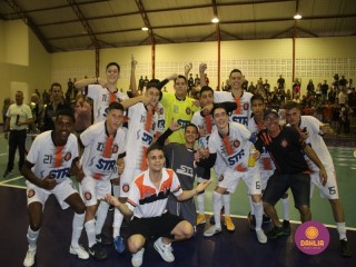 
<a style='margin-left: 5px;' class='btn btn-xs btn-social btn-facebook' href='https://www.facebook.com/sharer/sharer.php?u=https://www.boladovale.com.br/imgs/800-800-90/conteudo/fotos/1586/img6338.jpg' rel='popup' data-width='500' data-height='400'><i class='fa fa-facebook'></i>Compartilhar <span class='hidden-xs'>no Facebook</span>
</a> 
<a class='btn btn-default btn-xs' target='_blank' href='imgs/800-800-90/conteudo/fotos/1586/img6338.jpg'>
<span class='glyphicon glyphicon-cloud-download'></span> Salvar
</a> 
<span></span>