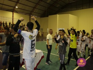 
<a style='margin-left: 5px;' class='btn btn-xs btn-social btn-facebook' href='https://www.facebook.com/sharer/sharer.php?u=https://www.boladovale.com.br/imgs/800-800-90/conteudo/fotos/1586/img6377.jpg' rel='popup' data-width='500' data-height='400'><i class='fa fa-facebook'></i>Compartilhar <span class='hidden-xs'>no Facebook</span>
</a> 
<a class='btn btn-default btn-xs' target='_blank' href='imgs/800-800-90/conteudo/fotos/1586/img6377.jpg'>
<span class='glyphicon glyphicon-cloud-download'></span> Salvar
</a> 
<span></span>