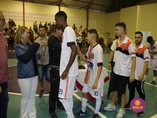 
<a style='margin-left: 5px;' class='btn btn-xs btn-social btn-facebook' href='https://www.facebook.com/sharer/sharer.php?u=https://www.boladovale.com.br/imgs/800-800-90/conteudo/fotos/1586/img6393.jpg' rel='popup' data-width='500' data-height='400'><i class='fa fa-facebook'></i>Compartilhar <span class='hidden-xs'>no Facebook</span>
</a> 
<a class='btn btn-default btn-xs' target='_blank' href='imgs/800-800-90/conteudo/fotos/1586/img6393.jpg'>
<span class='glyphicon glyphicon-cloud-download'></span> Salvar
</a> 
<span></span>