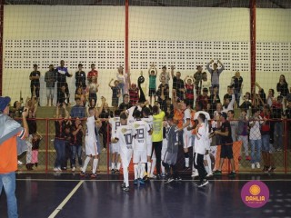 
<a style='margin-left: 5px;' class='btn btn-xs btn-social btn-facebook' href='https://www.facebook.com/sharer/sharer.php?u=https://www.boladovale.com.br/imgs/800-800-90/conteudo/fotos/1586/img6404.jpg' rel='popup' data-width='500' data-height='400'><i class='fa fa-facebook'></i>Compartilhar <span class='hidden-xs'>no Facebook</span>
</a> 
<a class='btn btn-default btn-xs' target='_blank' href='imgs/800-800-90/conteudo/fotos/1586/img6404.jpg'>
<span class='glyphicon glyphicon-cloud-download'></span> Salvar
</a> 
<span></span>