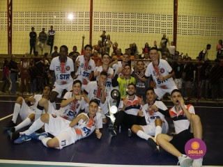 
<a style='margin-left: 5px;' class='btn btn-xs btn-social btn-facebook' href='https://www.facebook.com/sharer/sharer.php?u=https://www.boladovale.com.br/imgs/800-800-90/conteudo/fotos/1586/img6425.jpg' rel='popup' data-width='500' data-height='400'><i class='fa fa-facebook'></i>Compartilhar <span class='hidden-xs'>no Facebook</span>
</a> 
<a class='btn btn-default btn-xs' target='_blank' href='imgs/800-800-90/conteudo/fotos/1586/img6425.jpg'>
<span class='glyphicon glyphicon-cloud-download'></span> Salvar
</a> 
<span></span>