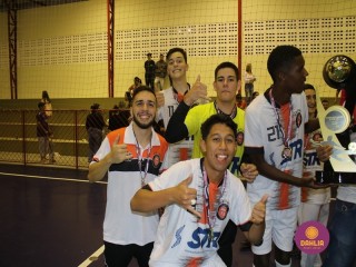 
<a style='margin-left: 5px;' class='btn btn-xs btn-social btn-facebook' href='https://www.facebook.com/sharer/sharer.php?u=https://www.boladovale.com.br/imgs/800-800-90/conteudo/fotos/1586/img6433.jpg' rel='popup' data-width='500' data-height='400'><i class='fa fa-facebook'></i>Compartilhar <span class='hidden-xs'>no Facebook</span>
</a> 
<a class='btn btn-default btn-xs' target='_blank' href='imgs/800-800-90/conteudo/fotos/1586/img6433.jpg'>
<span class='glyphicon glyphicon-cloud-download'></span> Salvar
</a> 
<span></span>