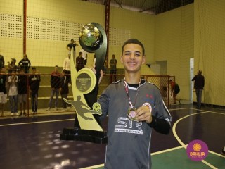 
<a style='margin-left: 5px;' class='btn btn-xs btn-social btn-facebook' href='https://www.facebook.com/sharer/sharer.php?u=https://www.boladovale.com.br/imgs/800-800-90/conteudo/fotos/1586/img6444.jpg' rel='popup' data-width='500' data-height='400'><i class='fa fa-facebook'></i>Compartilhar <span class='hidden-xs'>no Facebook</span>
</a> 
<a class='btn btn-default btn-xs' target='_blank' href='imgs/800-800-90/conteudo/fotos/1586/img6444.jpg'>
<span class='glyphicon glyphicon-cloud-download'></span> Salvar
</a> 
<span></span>