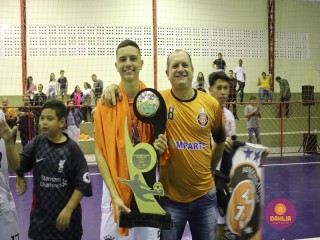 
<a style='margin-left: 5px;' class='btn btn-xs btn-social btn-facebook' href='https://www.facebook.com/sharer/sharer.php?u=https://www.boladovale.com.br/imgs/800-800-90/conteudo/fotos/1586/img6450.jpg' rel='popup' data-width='500' data-height='400'><i class='fa fa-facebook'></i>Compartilhar <span class='hidden-xs'>no Facebook</span>
</a> 
<a class='btn btn-default btn-xs' target='_blank' href='imgs/800-800-90/conteudo/fotos/1586/img6450.jpg'>
<span class='glyphicon glyphicon-cloud-download'></span> Salvar
</a> 
<span></span>