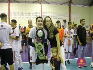 
<a style='margin-left: 5px;' class='btn btn-xs btn-social btn-facebook' href='https://www.facebook.com/sharer/sharer.php?u=https://www.boladovale.com.br/imgs/800-800-90/conteudo/fotos/1586/img6458.jpg' rel='popup' data-width='500' data-height='400'><i class='fa fa-facebook'></i>Compartilhar <span class='hidden-xs'>no Facebook</span>
</a> 
<a class='btn btn-default btn-xs' target='_blank' href='imgs/800-800-90/conteudo/fotos/1586/img6458.jpg'>
<span class='glyphicon glyphicon-cloud-download'></span> Salvar
</a> 
<span></span>