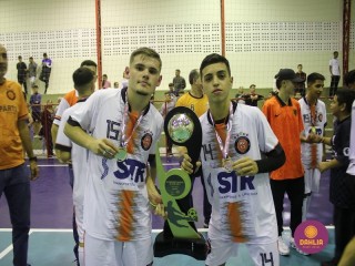 
<a style='margin-left: 5px;' class='btn btn-xs btn-social btn-facebook' href='https://www.facebook.com/sharer/sharer.php?u=https://www.boladovale.com.br/imgs/800-800-90/conteudo/fotos/1586/img6460.jpg' rel='popup' data-width='500' data-height='400'><i class='fa fa-facebook'></i>Compartilhar <span class='hidden-xs'>no Facebook</span>
</a> 
<a class='btn btn-default btn-xs' target='_blank' href='imgs/800-800-90/conteudo/fotos/1586/img6460.jpg'>
<span class='glyphicon glyphicon-cloud-download'></span> Salvar
</a> 
<span></span>