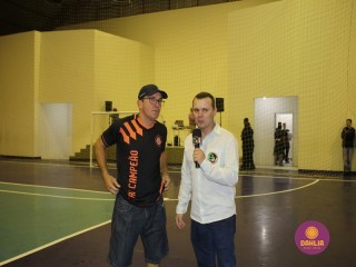 
<a style='margin-left: 5px;' class='btn btn-xs btn-social btn-facebook' href='https://www.facebook.com/sharer/sharer.php?u=https://www.boladovale.com.br/imgs/800-800-90/conteudo/fotos/1586/img6473.jpg' rel='popup' data-width='500' data-height='400'><i class='fa fa-facebook'></i>Compartilhar <span class='hidden-xs'>no Facebook</span>
</a> 
<a class='btn btn-default btn-xs' target='_blank' href='imgs/800-800-90/conteudo/fotos/1586/img6473.jpg'>
<span class='glyphicon glyphicon-cloud-download'></span> Salvar
</a> 
<span></span>