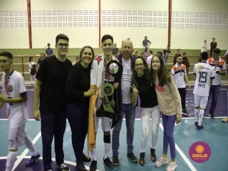 
<a style='margin-left: 5px;' class='btn btn-xs btn-social btn-facebook' href='https://www.facebook.com/sharer/sharer.php?u=https://www.boladovale.com.br/imgs/800-800-90/conteudo/fotos/1586/img6495.jpg' rel='popup' data-width='500' data-height='400'><i class='fa fa-facebook'></i>Compartilhar <span class='hidden-xs'>no Facebook</span>
</a> 
<a class='btn btn-default btn-xs' target='_blank' href='imgs/800-800-90/conteudo/fotos/1586/img6495.jpg'>
<span class='glyphicon glyphicon-cloud-download'></span> Salvar
</a> 
<span></span>