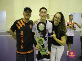 
<a style='margin-left: 5px;' class='btn btn-xs btn-social btn-facebook' href='https://www.facebook.com/sharer/sharer.php?u=https://www.boladovale.com.br/imgs/800-800-90/conteudo/fotos/1586/img6523.jpg' rel='popup' data-width='500' data-height='400'><i class='fa fa-facebook'></i>Compartilhar <span class='hidden-xs'>no Facebook</span>
</a> 
<a class='btn btn-default btn-xs' target='_blank' href='imgs/800-800-90/conteudo/fotos/1586/img6523.jpg'>
<span class='glyphicon glyphicon-cloud-download'></span> Salvar
</a> 
<span></span>