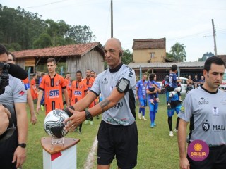
<a style='margin-left: 5px;' class='btn btn-xs btn-social btn-facebook' href='https://www.facebook.com/sharer/sharer.php?u=https://www.boladovale.com.br/imgs/800-800-90/conteudo/fotos/1587/img6607.jpg' rel='popup' data-width='500' data-height='400'><i class='fa fa-facebook'></i>Compartilhar <span class='hidden-xs'>no Facebook</span>
</a> 
<a class='btn btn-default btn-xs' target='_blank' href='imgs/800-800-90/conteudo/fotos/1587/img6607.jpg'>
<span class='glyphicon glyphicon-cloud-download'></span> Salvar
</a> 
<span></span>