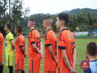 
<a style='margin-left: 5px;' class='btn btn-xs btn-social btn-facebook' href='https://www.facebook.com/sharer/sharer.php?u=https://www.boladovale.com.br/imgs/800-800-90/conteudo/fotos/1587/img6625.jpg' rel='popup' data-width='500' data-height='400'><i class='fa fa-facebook'></i>Compartilhar <span class='hidden-xs'>no Facebook</span>
</a> 
<a class='btn btn-default btn-xs' target='_blank' href='imgs/800-800-90/conteudo/fotos/1587/img6625.jpg'>
<span class='glyphicon glyphicon-cloud-download'></span> Salvar
</a> 
<span></span>