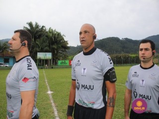 
<a style='margin-left: 5px;' class='btn btn-xs btn-social btn-facebook' href='https://www.facebook.com/sharer/sharer.php?u=https://www.boladovale.com.br/imgs/800-800-90/conteudo/fotos/1587/img6632.jpg' rel='popup' data-width='500' data-height='400'><i class='fa fa-facebook'></i>Compartilhar <span class='hidden-xs'>no Facebook</span>
</a> 
<a class='btn btn-default btn-xs' target='_blank' href='imgs/800-800-90/conteudo/fotos/1587/img6632.jpg'>
<span class='glyphicon glyphicon-cloud-download'></span> Salvar
</a> 
<span></span>