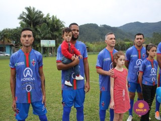 
<a style='margin-left: 5px;' class='btn btn-xs btn-social btn-facebook' href='https://www.facebook.com/sharer/sharer.php?u=https://www.boladovale.com.br/imgs/800-800-90/conteudo/fotos/1587/img6641.jpg' rel='popup' data-width='500' data-height='400'><i class='fa fa-facebook'></i>Compartilhar <span class='hidden-xs'>no Facebook</span>
</a> 
<a class='btn btn-default btn-xs' target='_blank' href='imgs/800-800-90/conteudo/fotos/1587/img6641.jpg'>
<span class='glyphicon glyphicon-cloud-download'></span> Salvar
</a> 
<span></span>