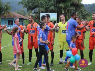 
<a style='margin-left: 5px;' class='btn btn-xs btn-social btn-facebook' href='https://www.facebook.com/sharer/sharer.php?u=https://www.boladovale.com.br/imgs/800-800-90/conteudo/fotos/1587/img6668.jpg' rel='popup' data-width='500' data-height='400'><i class='fa fa-facebook'></i>Compartilhar <span class='hidden-xs'>no Facebook</span>
</a> 
<a class='btn btn-default btn-xs' target='_blank' href='imgs/800-800-90/conteudo/fotos/1587/img6668.jpg'>
<span class='glyphicon glyphicon-cloud-download'></span> Salvar
</a> 
<span></span>