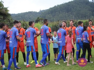 
<a style='margin-left: 5px;' class='btn btn-xs btn-social btn-facebook' href='https://www.facebook.com/sharer/sharer.php?u=https://www.boladovale.com.br/imgs/800-800-90/conteudo/fotos/1587/img6672.jpg' rel='popup' data-width='500' data-height='400'><i class='fa fa-facebook'></i>Compartilhar <span class='hidden-xs'>no Facebook</span>
</a> 
<a class='btn btn-default btn-xs' target='_blank' href='imgs/800-800-90/conteudo/fotos/1587/img6672.jpg'>
<span class='glyphicon glyphicon-cloud-download'></span> Salvar
</a> 
<span></span>