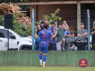 
<a style='margin-left: 5px;' class='btn btn-xs btn-social btn-facebook' href='https://www.facebook.com/sharer/sharer.php?u=https://www.boladovale.com.br/imgs/800-800-90/conteudo/fotos/1587/img6790.jpg' rel='popup' data-width='500' data-height='400'><i class='fa fa-facebook'></i>Compartilhar <span class='hidden-xs'>no Facebook</span>
</a> 
<a class='btn btn-default btn-xs' target='_blank' href='imgs/800-800-90/conteudo/fotos/1587/img6790.jpg'>
<span class='glyphicon glyphicon-cloud-download'></span> Salvar
</a> 
<span></span>