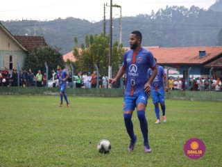 
<a style='margin-left: 5px;' class='btn btn-xs btn-social btn-facebook' href='https://www.facebook.com/sharer/sharer.php?u=https://www.boladovale.com.br/imgs/800-800-90/conteudo/fotos/1587/img6912.jpg' rel='popup' data-width='500' data-height='400'><i class='fa fa-facebook'></i>Compartilhar <span class='hidden-xs'>no Facebook</span>
</a> 
<a class='btn btn-default btn-xs' target='_blank' href='imgs/800-800-90/conteudo/fotos/1587/img6912.jpg'>
<span class='glyphicon glyphicon-cloud-download'></span> Salvar
</a> 
<span></span>