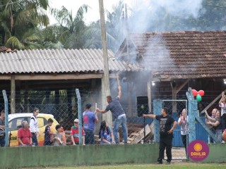 
<a style='margin-left: 5px;' class='btn btn-xs btn-social btn-facebook' href='https://www.facebook.com/sharer/sharer.php?u=https://www.boladovale.com.br/imgs/800-800-90/conteudo/fotos/1587/img6920.jpg' rel='popup' data-width='500' data-height='400'><i class='fa fa-facebook'></i>Compartilhar <span class='hidden-xs'>no Facebook</span>
</a> 
<a class='btn btn-default btn-xs' target='_blank' href='imgs/800-800-90/conteudo/fotos/1587/img6920.jpg'>
<span class='glyphicon glyphicon-cloud-download'></span> Salvar
</a> 
<span></span>