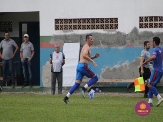 
<a style='margin-left: 5px;' class='btn btn-xs btn-social btn-facebook' href='https://www.facebook.com/sharer/sharer.php?u=https://www.boladovale.com.br/imgs/800-800-90/conteudo/fotos/1587/img6956.jpg' rel='popup' data-width='500' data-height='400'><i class='fa fa-facebook'></i>Compartilhar <span class='hidden-xs'>no Facebook</span>
</a> 
<a class='btn btn-default btn-xs' target='_blank' href='imgs/800-800-90/conteudo/fotos/1587/img6956.jpg'>
<span class='glyphicon glyphicon-cloud-download'></span> Salvar
</a> 
<span></span>