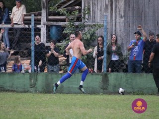 
<a style='margin-left: 5px;' class='btn btn-xs btn-social btn-facebook' href='https://www.facebook.com/sharer/sharer.php?u=https://www.boladovale.com.br/imgs/800-800-90/conteudo/fotos/1587/img6958.jpg' rel='popup' data-width='500' data-height='400'><i class='fa fa-facebook'></i>Compartilhar <span class='hidden-xs'>no Facebook</span>
</a> 
<a class='btn btn-default btn-xs' target='_blank' href='imgs/800-800-90/conteudo/fotos/1587/img6958.jpg'>
<span class='glyphicon glyphicon-cloud-download'></span> Salvar
</a> 
<span></span>