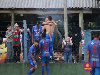 
<a style='margin-left: 5px;' class='btn btn-xs btn-social btn-facebook' href='https://www.facebook.com/sharer/sharer.php?u=https://www.boladovale.com.br/imgs/800-800-90/conteudo/fotos/1587/img6964.jpg' rel='popup' data-width='500' data-height='400'><i class='fa fa-facebook'></i>Compartilhar <span class='hidden-xs'>no Facebook</span>
</a> 
<a class='btn btn-default btn-xs' target='_blank' href='imgs/800-800-90/conteudo/fotos/1587/img6964.jpg'>
<span class='glyphicon glyphicon-cloud-download'></span> Salvar
</a> 
<span></span>