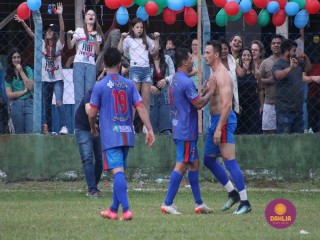 
<a style='margin-left: 5px;' class='btn btn-xs btn-social btn-facebook' href='https://www.facebook.com/sharer/sharer.php?u=https://www.boladovale.com.br/imgs/800-800-90/conteudo/fotos/1587/img6970.jpg' rel='popup' data-width='500' data-height='400'><i class='fa fa-facebook'></i>Compartilhar <span class='hidden-xs'>no Facebook</span>
</a> 
<a class='btn btn-default btn-xs' target='_blank' href='imgs/800-800-90/conteudo/fotos/1587/img6970.jpg'>
<span class='glyphicon glyphicon-cloud-download'></span> Salvar
</a> 
<span></span>