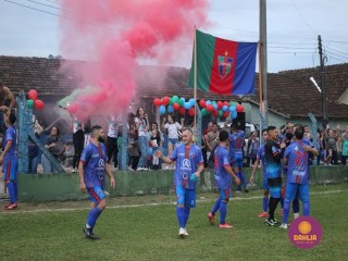 
<a style='margin-left: 5px;' class='btn btn-xs btn-social btn-facebook' href='https://www.facebook.com/sharer/sharer.php?u=https://www.boladovale.com.br/imgs/800-800-90/conteudo/fotos/1587/img6977.jpg' rel='popup' data-width='500' data-height='400'><i class='fa fa-facebook'></i>Compartilhar <span class='hidden-xs'>no Facebook</span>
</a> 
<a class='btn btn-default btn-xs' target='_blank' href='imgs/800-800-90/conteudo/fotos/1587/img6977.jpg'>
<span class='glyphicon glyphicon-cloud-download'></span> Salvar
</a> 
<span></span>