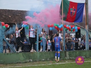 
<a style='margin-left: 5px;' class='btn btn-xs btn-social btn-facebook' href='https://www.facebook.com/sharer/sharer.php?u=https://www.boladovale.com.br/imgs/800-800-90/conteudo/fotos/1587/img6979.jpg' rel='popup' data-width='500' data-height='400'><i class='fa fa-facebook'></i>Compartilhar <span class='hidden-xs'>no Facebook</span>
</a> 
<a class='btn btn-default btn-xs' target='_blank' href='imgs/800-800-90/conteudo/fotos/1587/img6979.jpg'>
<span class='glyphicon glyphicon-cloud-download'></span> Salvar
</a> 
<span></span>