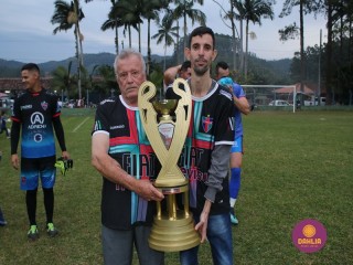 
<a style='margin-left: 5px;' class='btn btn-xs btn-social btn-facebook' href='https://www.facebook.com/sharer/sharer.php?u=https://www.boladovale.com.br/imgs/800-800-90/conteudo/fotos/1588/img7056.jpg' rel='popup' data-width='500' data-height='400'><i class='fa fa-facebook'></i>Compartilhar <span class='hidden-xs'>no Facebook</span>
</a> 
<a class='btn btn-default btn-xs' target='_blank' href='imgs/800-800-90/conteudo/fotos/1588/img7056.jpg'>
<span class='glyphicon glyphicon-cloud-download'></span> Salvar
</a> 
<span></span>