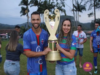 
<a style='margin-left: 5px;' class='btn btn-xs btn-social btn-facebook' href='https://www.facebook.com/sharer/sharer.php?u=https://www.boladovale.com.br/imgs/800-800-90/conteudo/fotos/1588/img7071.jpg' rel='popup' data-width='500' data-height='400'><i class='fa fa-facebook'></i>Compartilhar <span class='hidden-xs'>no Facebook</span>
</a> 
<a class='btn btn-default btn-xs' target='_blank' href='imgs/800-800-90/conteudo/fotos/1588/img7071.jpg'>
<span class='glyphicon glyphicon-cloud-download'></span> Salvar
</a> 
<span></span>