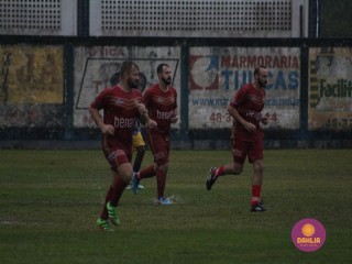 
<a style='margin-left: 5px;' class='btn btn-xs btn-social btn-facebook' href='https://www.facebook.com/sharer/sharer.php?u=https://www.boladovale.com.br/imgs/800-800-90/conteudo/fotos/1589/img9540.jpg' rel='popup' data-width='500' data-height='400'><i class='fa fa-facebook'></i>Compartilhar <span class='hidden-xs'>no Facebook</span>
</a> 
<a class='btn btn-default btn-xs' target='_blank' href='imgs/800-800-90/conteudo/fotos/1589/img9540.jpg'>
<span class='glyphicon glyphicon-cloud-download'></span> Salvar
</a> 
<span></span>