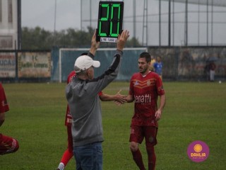 
<a style='margin-left: 5px;' class='btn btn-xs btn-social btn-facebook' href='https://www.facebook.com/sharer/sharer.php?u=https://www.boladovale.com.br/imgs/800-800-90/conteudo/fotos/1589/img9547.jpg' rel='popup' data-width='500' data-height='400'><i class='fa fa-facebook'></i>Compartilhar <span class='hidden-xs'>no Facebook</span>
</a> 
<a class='btn btn-default btn-xs' target='_blank' href='imgs/800-800-90/conteudo/fotos/1589/img9547.jpg'>
<span class='glyphicon glyphicon-cloud-download'></span> Salvar
</a> 
<span></span>