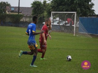 
<a style='margin-left: 5px;' class='btn btn-xs btn-social btn-facebook' href='https://www.facebook.com/sharer/sharer.php?u=https://www.boladovale.com.br/imgs/800-800-90/conteudo/fotos/1589/img9574.jpg' rel='popup' data-width='500' data-height='400'><i class='fa fa-facebook'></i>Compartilhar <span class='hidden-xs'>no Facebook</span>
</a> 
<a class='btn btn-default btn-xs' target='_blank' href='imgs/800-800-90/conteudo/fotos/1589/img9574.jpg'>
<span class='glyphicon glyphicon-cloud-download'></span> Salvar
</a> 
<span></span>