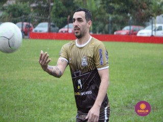 
<a style='margin-left: 5px;' class='btn btn-xs btn-social btn-facebook' href='https://www.facebook.com/sharer/sharer.php?u=https://www.boladovale.com.br/imgs/800-800-90/conteudo/fotos/1590/img9394.jpg' rel='popup' data-width='500' data-height='400'><i class='fa fa-facebook'></i>Compartilhar <span class='hidden-xs'>no Facebook</span>
</a> 
<a class='btn btn-default btn-xs' target='_blank' href='imgs/800-800-90/conteudo/fotos/1590/img9394.jpg'>
<span class='glyphicon glyphicon-cloud-download'></span> Salvar
</a> 
<span></span>